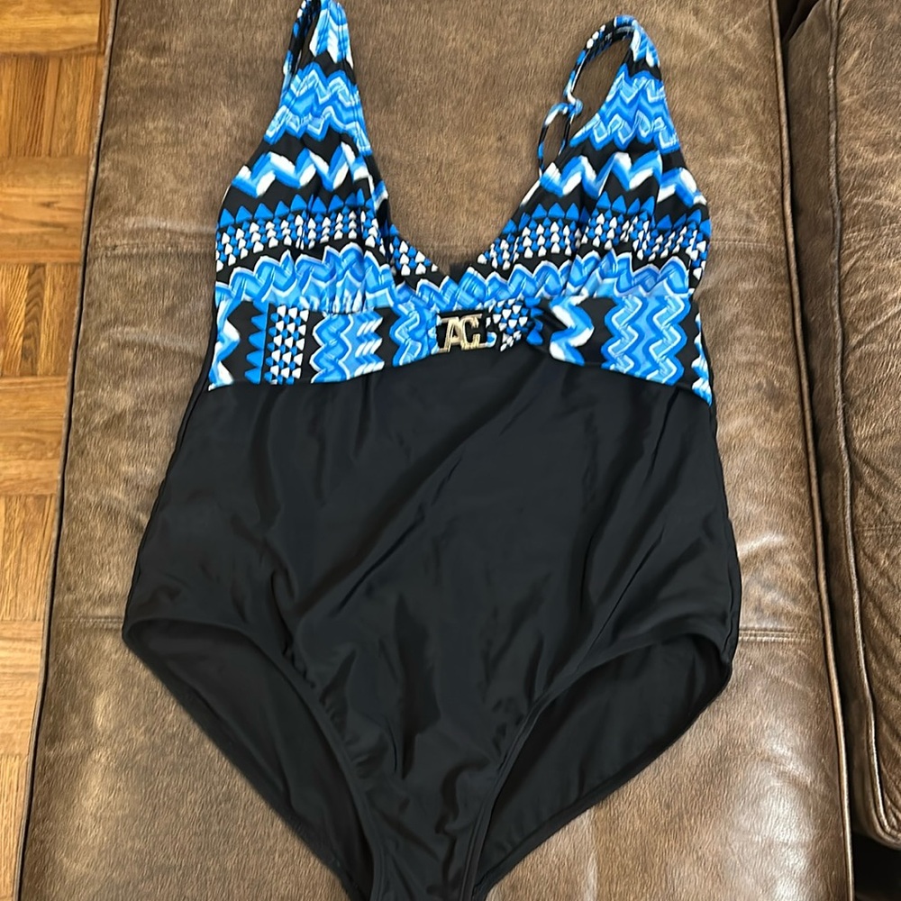 Anne Cole one piece swimsuit size 16